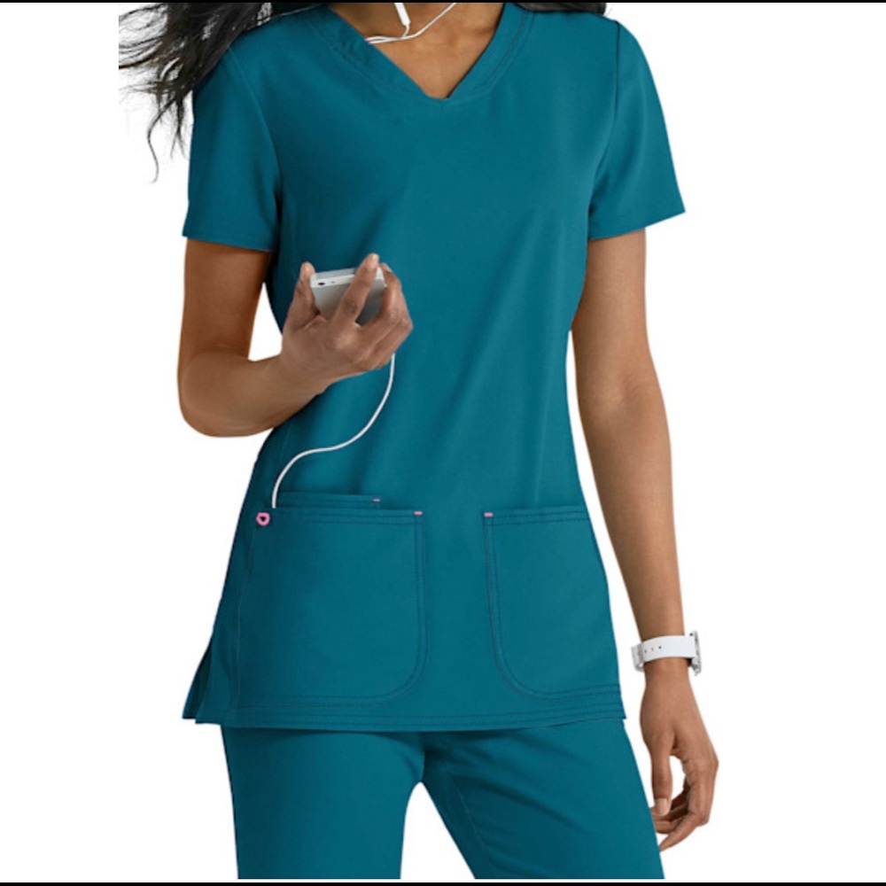 HeartSoul Womens Scrub Top Small *BRAND NEW*